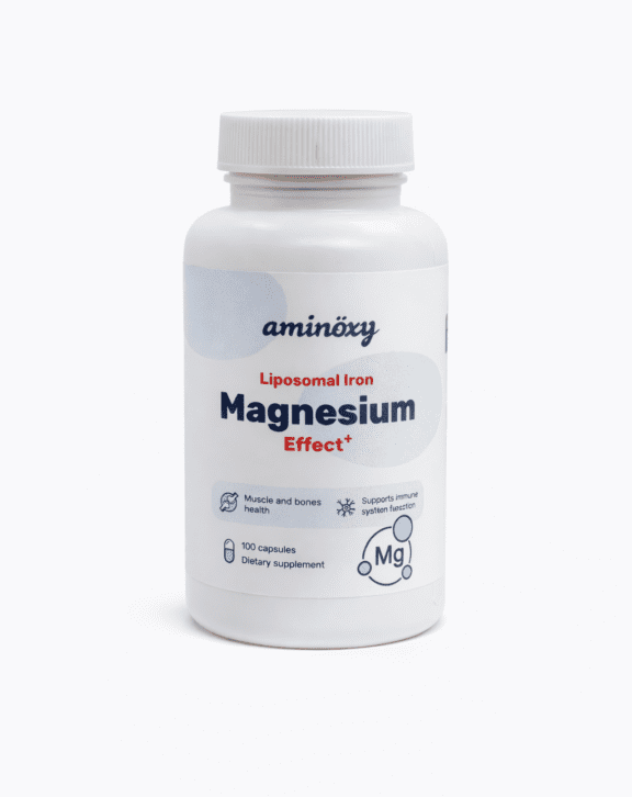 aminöxy Magnesium Effect+ je inovatívny doplnok stravy, ktorý spája silu horčíka s vysoko vstrebateľným lipozomálnym železom. Tento unikátny komplex je navrhnutý pre maximálnu podporu zdravia svalov, kostí a nervového systému, pričom zároveň prispieva k optimálnemu prenosu kyslíka v tele. Ideálna voľba pre aktívnych ľudí a tých, ktorí potrebujú komplexnú minerálnu podporu.