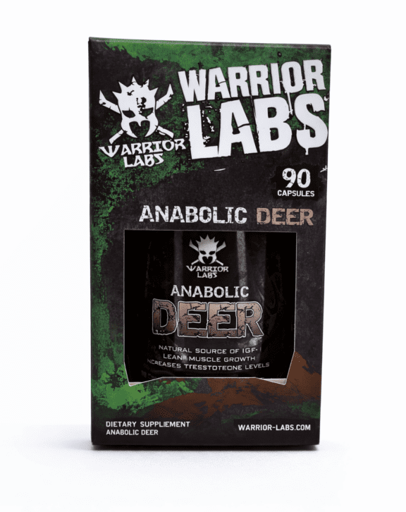 Warrior Labs Anabolic Deer je špičkový naturálny doplnok navrhnutý pre maximálnu podporu rastu čistej svalovej hmoty a zvýšenie hladiny testosterónu. Slúži ako prírodný zdroj rastového faktora IGF-1, čím urýchľuje regeneráciu a pomáha budovať hustú a kvalitnú svalovú hmotu bez nežiaduceho zadržiavania vody.